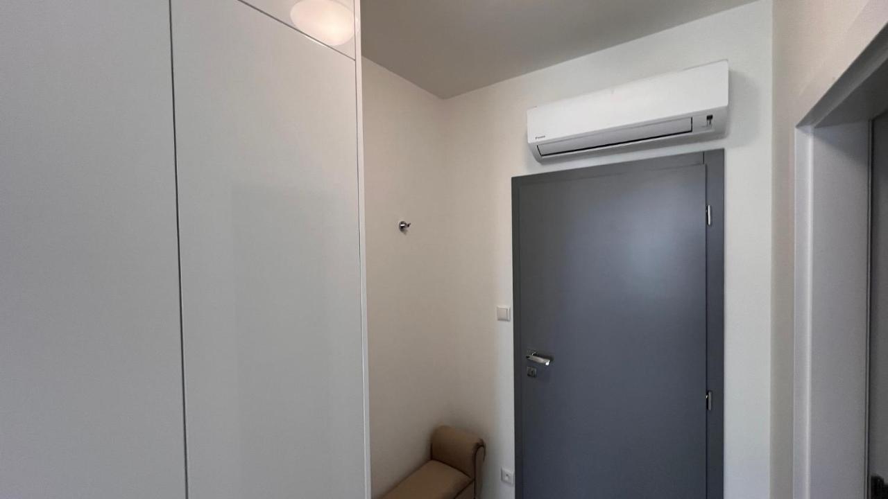 Air Conditioned 1 Room Apartment Vienna Gate, 2 Bratislava Exterior photo